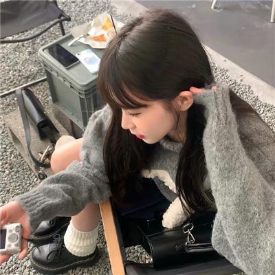 与鹦鹉同住